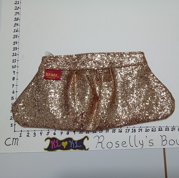 Gold Bratz clutch. Great for grads, prom, weddings etc. - Picture 1 of 2
